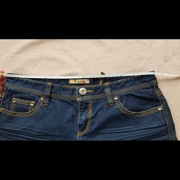 Ochirly Jean Shorts - Picture 6 of 9